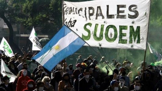 Nueva protesta del SUOEM paralizó servicios y complicó el tránsito en Córdoba