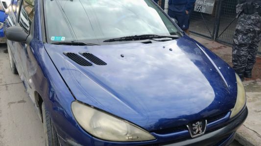 Le prestaron el auto para pasar la noche y terminó robándoselo: quedó detenido