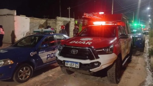 Un niño y un bebé resultaron intoxicados por un incendio en barrio Pueyrredón