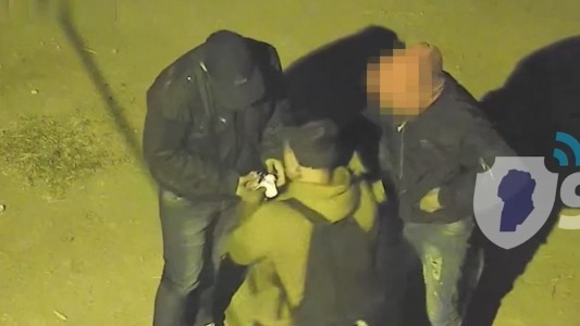 Los agarraron “in fraganti” vendiendo droga y usaron a una nena de 12 años para esconderla