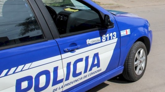 Asaltaron a un policía en una parada de colectivo y se defendió a los tiros: el ladrón escapó rengueando