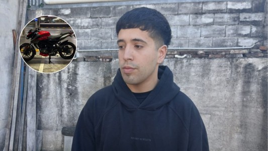 Violento robo en Córdoba: lo golpearon con un palo y le robaron la moto cuando salía de trabajar