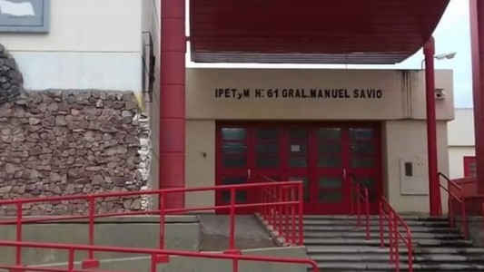 Una joven sufrió una herida en el cuello tras una pelea en una escuela de Salsipuedes