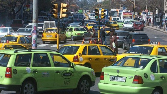 Aumentan las tarifas de taxis y remises en Córdoba