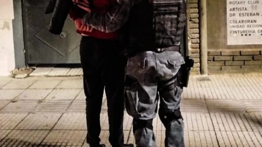 Detuvieron a dos personas por venta de estupefacientes en Agua de Oro