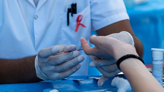 La Municipalidad realizará testeos gratuitos de VIH en la peatonal este viernes