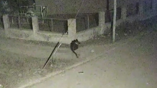 Detuvieron a un menor de 16 años tras robar electrodomésticos en una escuela de Villa Allende