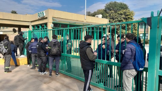 Petroquímica Río Tercero: los trabajadores tomaron la fábrica y denuncian más de 120 despidos