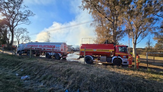 Bomberos contuvieron el incendio desatado en la localidad de Villa del Prado