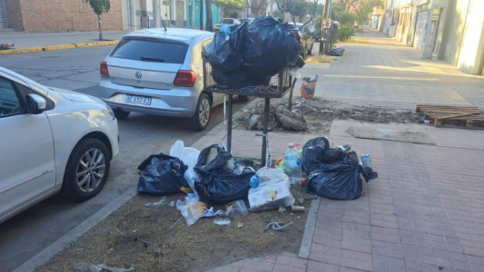 Córdoba enfrenta crisis en la recolección de basura: barrios en caos y versiones enfrentadas