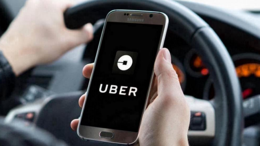 Córdoba inicia conversaciones oficiales con Uber para regular el transporte por plataformas digitales