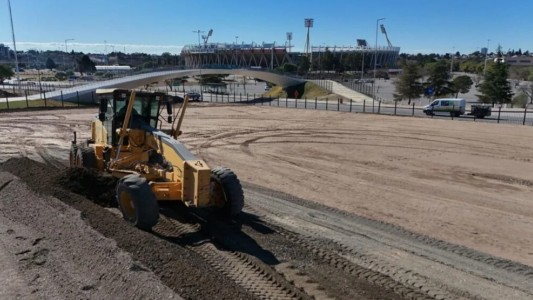 Avanzan las obras de estacionamiento en el Mario Alberto Kempes