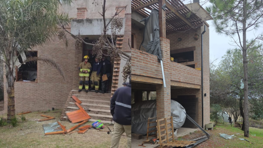 Grave explosión en una casa de Mendiolaza: una mujer resultó herida
