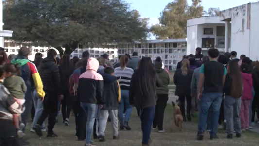 Conmoción en Arroyito: el último adiós a Ricardo y sus tres hijos