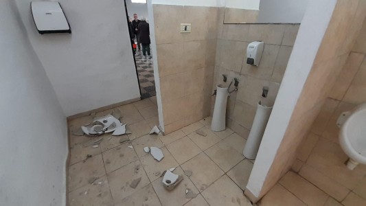 Robaron y destruyeron una parroquia en barrio Corral de Palos