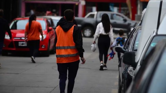 Polémica en Villa Allende: prohíben a los "naranjitas"