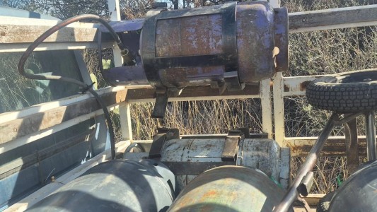 Detuvieron a un joven por usar garrafas como combustible para su camioneta en Capilla del Monte