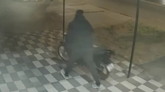 Video: robó una moto tras forzarle el tambor, pero lo atraparon a pocas cuadras