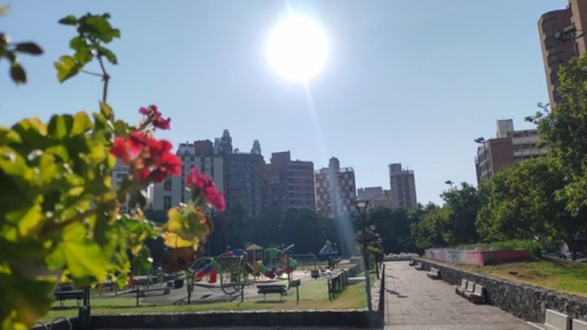 Córdoba presenta un día soleado con temperaturas variables y vientos moderados