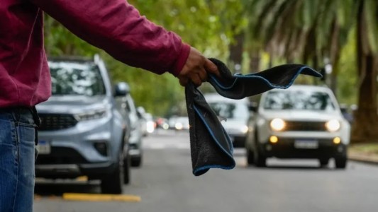 La Policía detuvo a un “naranjita” por exigir dinero a los automovilistas de barrio Alta Córdoba