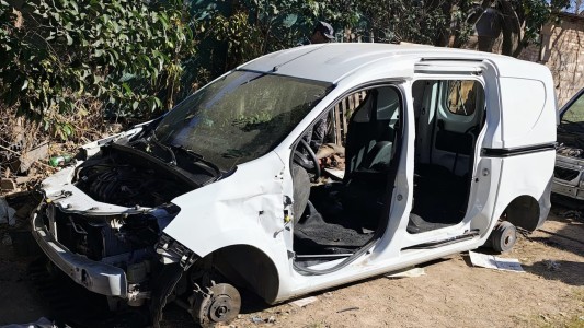 Detuvieron a un hombre mientras desarmaba autos con pedido de secuestro