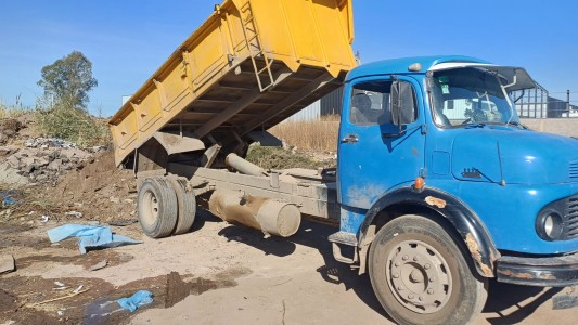 Multa millonaria y suspensión a responsables de arrojar residuos en macrobasurales