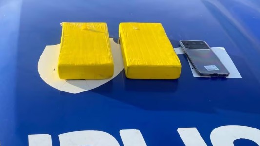 Una mujer de 25 años se ocultó en una estación de servicio con 2 kilos de cocaína y quedó detenida