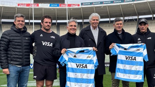 Llaryora visitó a Los Pumas antes del histórico partido ante los All Blacks
