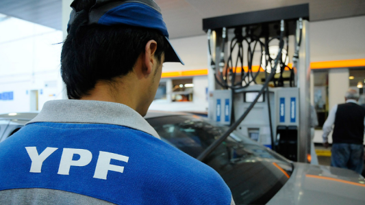 YPF implementa precios dinámicos para combustibles con actualizaciones en tiempo real