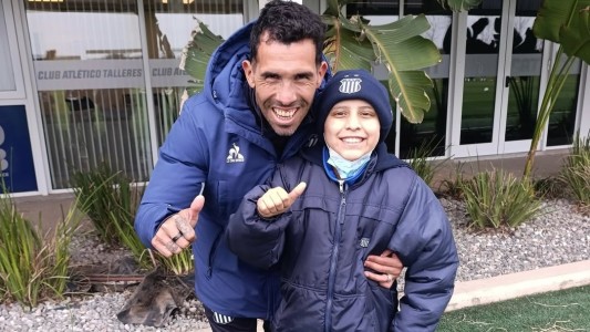Sueño cumplido: Elías conoció el predio de Talleres y recibió regalos de todo el plantel