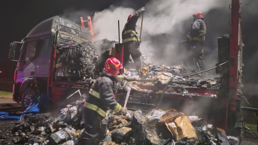 Se incendió un camión en Córdoba: no hay personas heridas