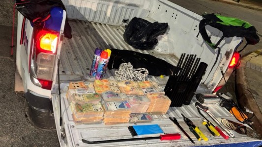 Golpe millonario: secuestran 30 millones, auto e inhibidores
