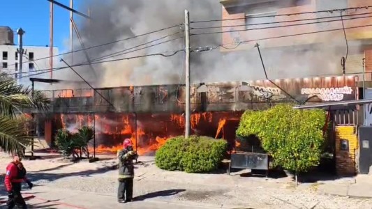 Incendio en local de pollos a las brasas “Mr. Pollo” en Villa Carlos Paz