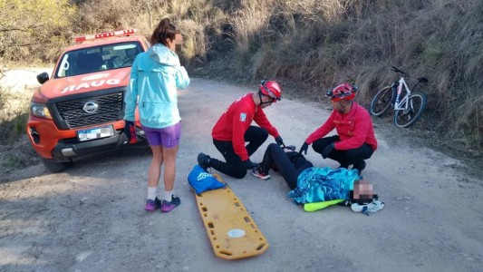 Personal del DUAR asiststió a un hombre tras accidentarse en bicicleta