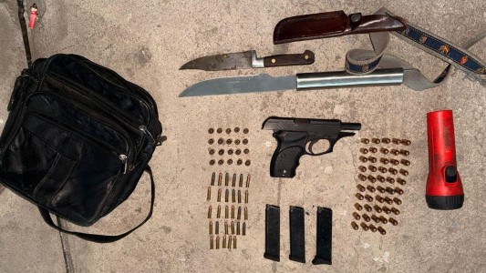 Se detuvo a un hombre que circulaba por la vía pública armado