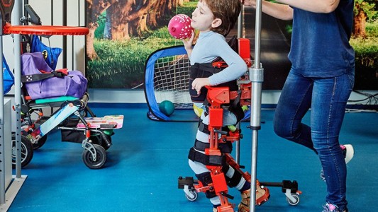 Pacientes con atrofia muscular espinal podrán acceder a la primera terapia génica aprobada en Argentina