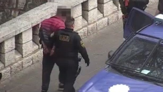 Nueva Córdoba: limpiavidrios detenido tras apuñalar a otro en una pelea