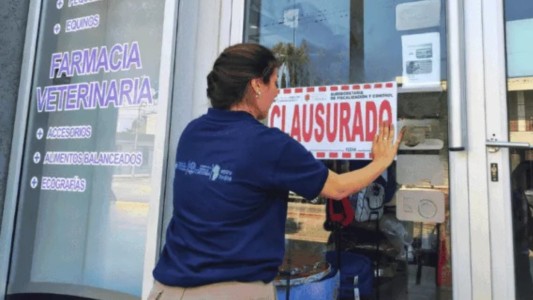 Clausuraron dos veterinarias “truchas” y secuestraron 2.000 productos