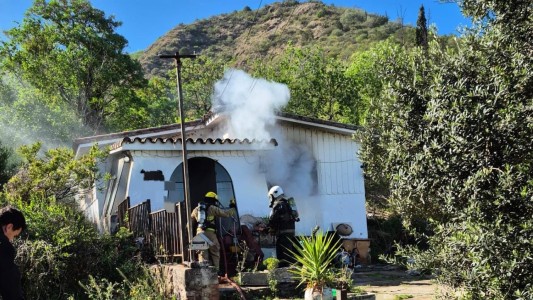 Carlos Paz: controlaron un incendio en una vivienda de Altos de San Pedro