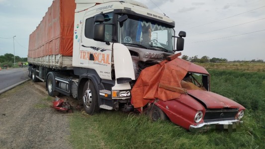 Tragedia en Ruta 8: murió un hombre tras colisionar de frente con un camión