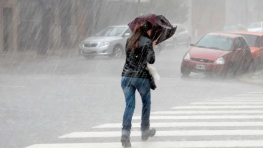 Fuerte tormenta con granizo afecta a Vicuña Mackenna y el sur de Córdoba
