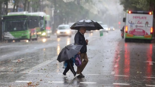 Alerta por tormentas fuertes en Córdoba: ráfagas, granizo y descenso de temperatura