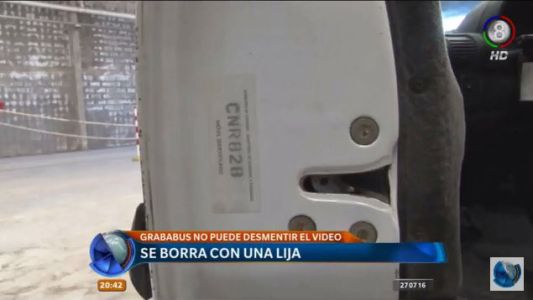 Polémica por el grabado de autopartes que se borra con una lija