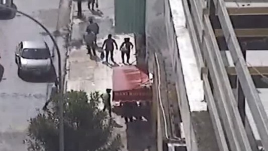 Pelea entre “naranjitas” en el centro de Córdoba: un herido grave y un detenido