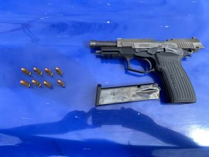 Dos detenidos tras una pelea en barrio Hermana Sierra: secuestraron un arma de fuego y un cuchillo