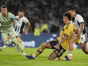 Boca frustró a Talleres en el Kempes y se prende en la pelea del Torneo Apertura