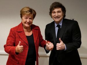 El FMI enviará US$ 1.000 millones tras aprobar la revisión con Argentina