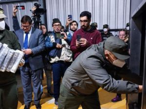 Gendarmería quemó más de 500 kilos de cocaína incautados en operativos viales