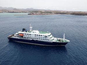 Los tripulantes del crucero con hantavirus son evacuados y regresan a sus países