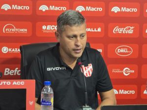 Diego Flores es el nuevo DT de Instituto: "Dirigir este club es un sueño"